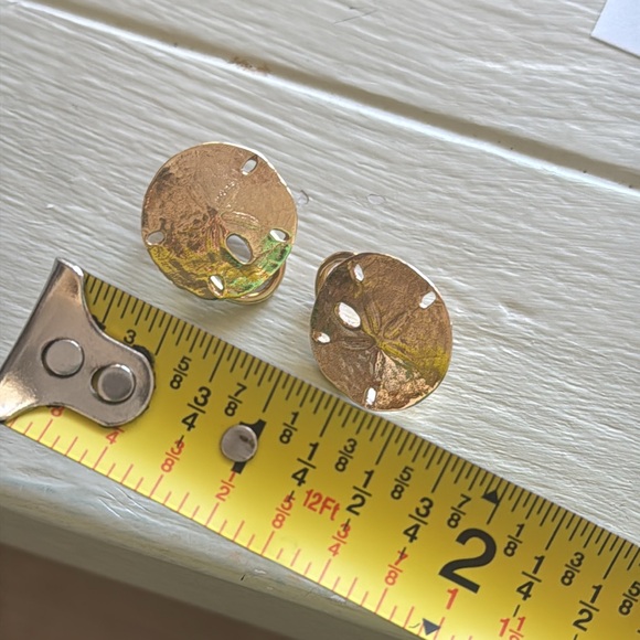 James Avery Retired Sand Dollar Clip On Earrings - Picture 8 of 8